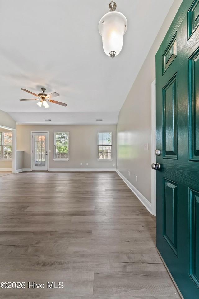 3200 Paramount Way - Photo 2 of 32