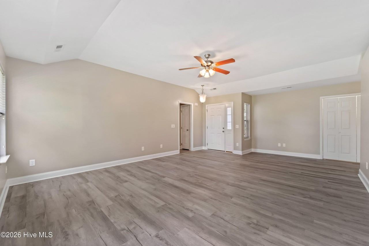 3200 Paramount Way - Photo 5 of 32