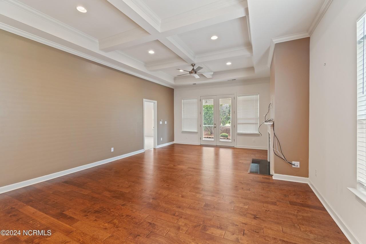 3219 Bay Winds Dr - Photo 7 of 26