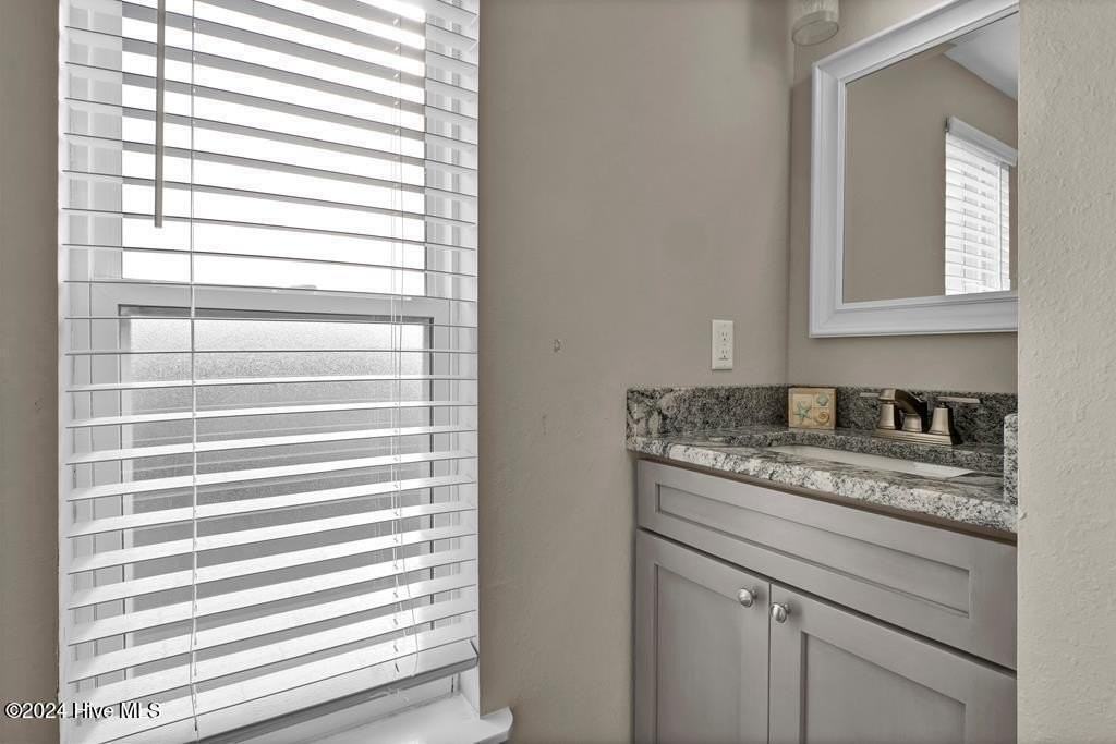 918 /235 N New River Drive #235 - Photo 4 of 16