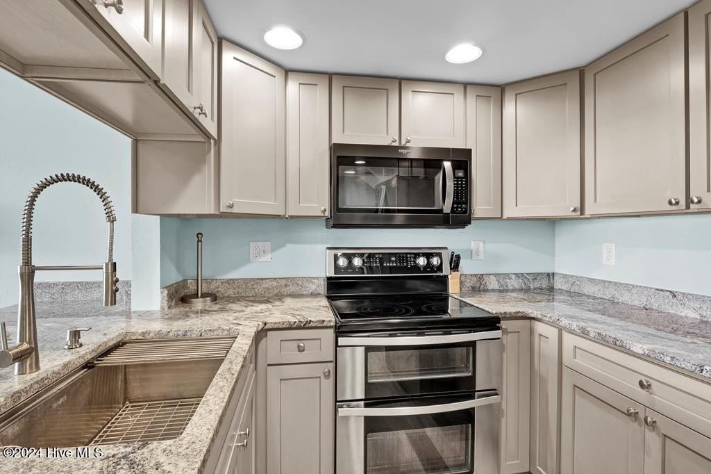 918 /235 N New River Drive #235 - Photo 7 of 16