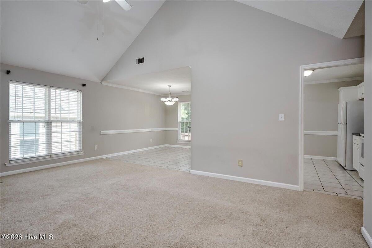 2040 Sylvan Lake Dr - Photo 2 of 22