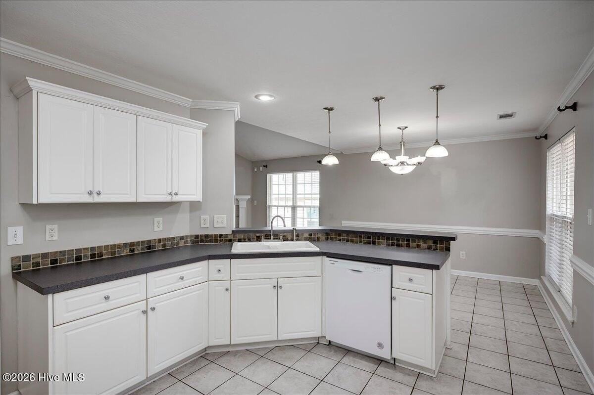 2040 Sylvan Lake Dr - Photo 7 of 22