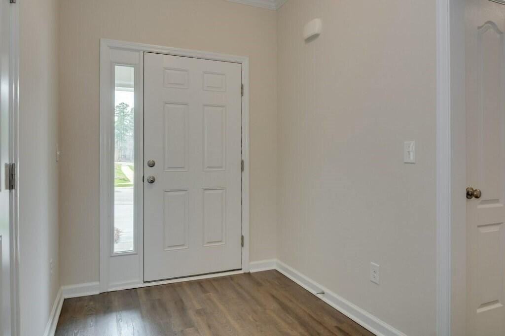 427 Amesbury Dr - Photo 5 of 26