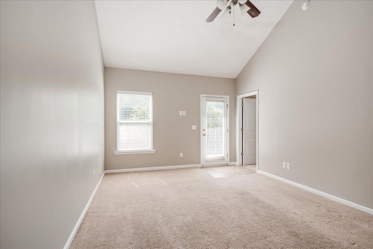 268 Lynbrook Way - Photo 3 of 17