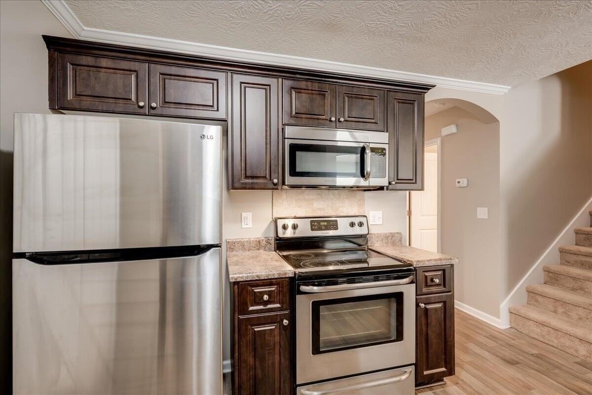 268 Lynbrook Way - Photo 5 of 17