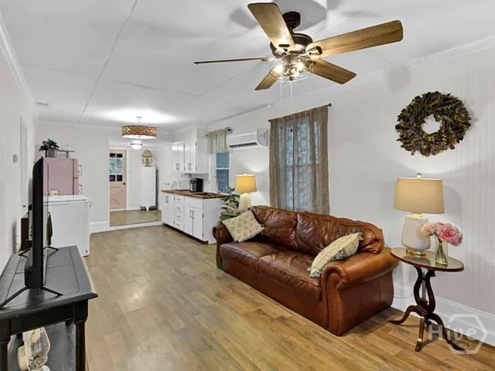 304 E 4th St #A - Photo 5 of 26