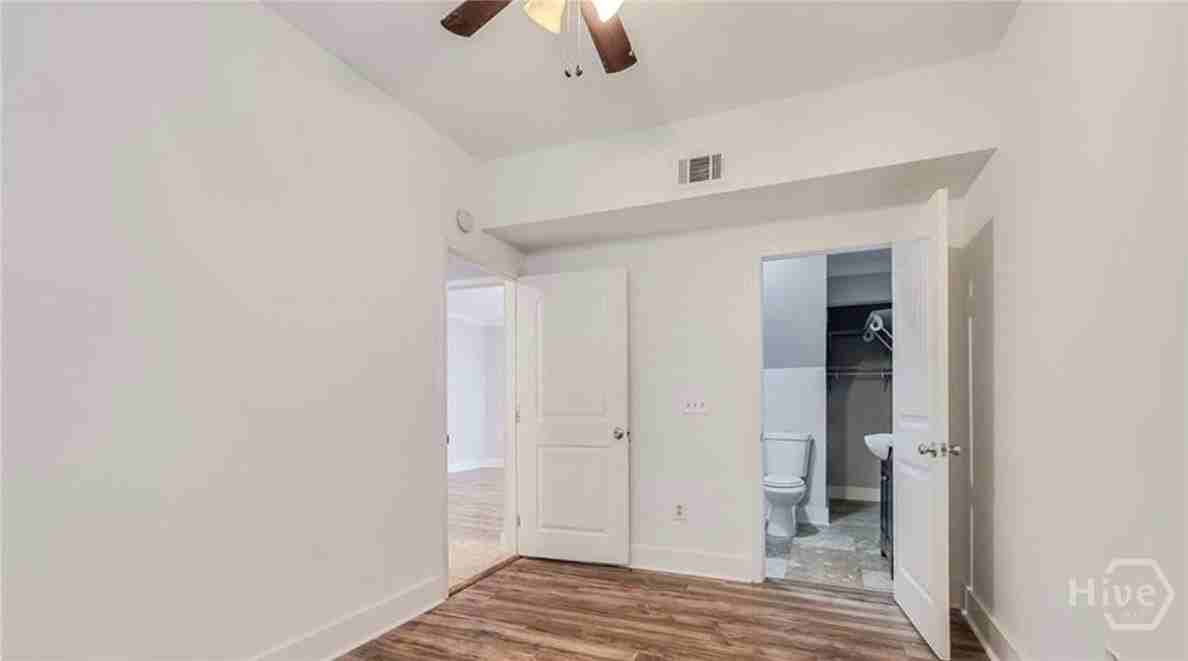 508 E Liberty St - Photo 4 of 12