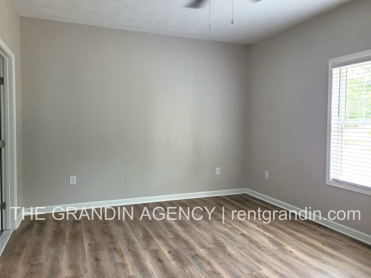 315 Trinity Rd #1 - Photo 5 of 12