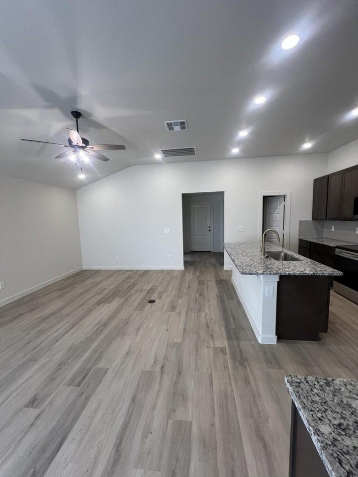 13815 Gary Ave - Photo 5 of 26