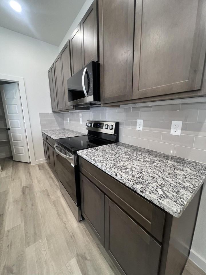 13815 Gary Ave - Photo 7 of 26