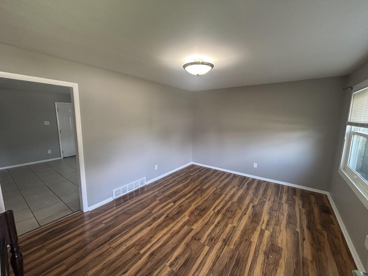 1725 Scarbrough Ct - Photo 3 of 13