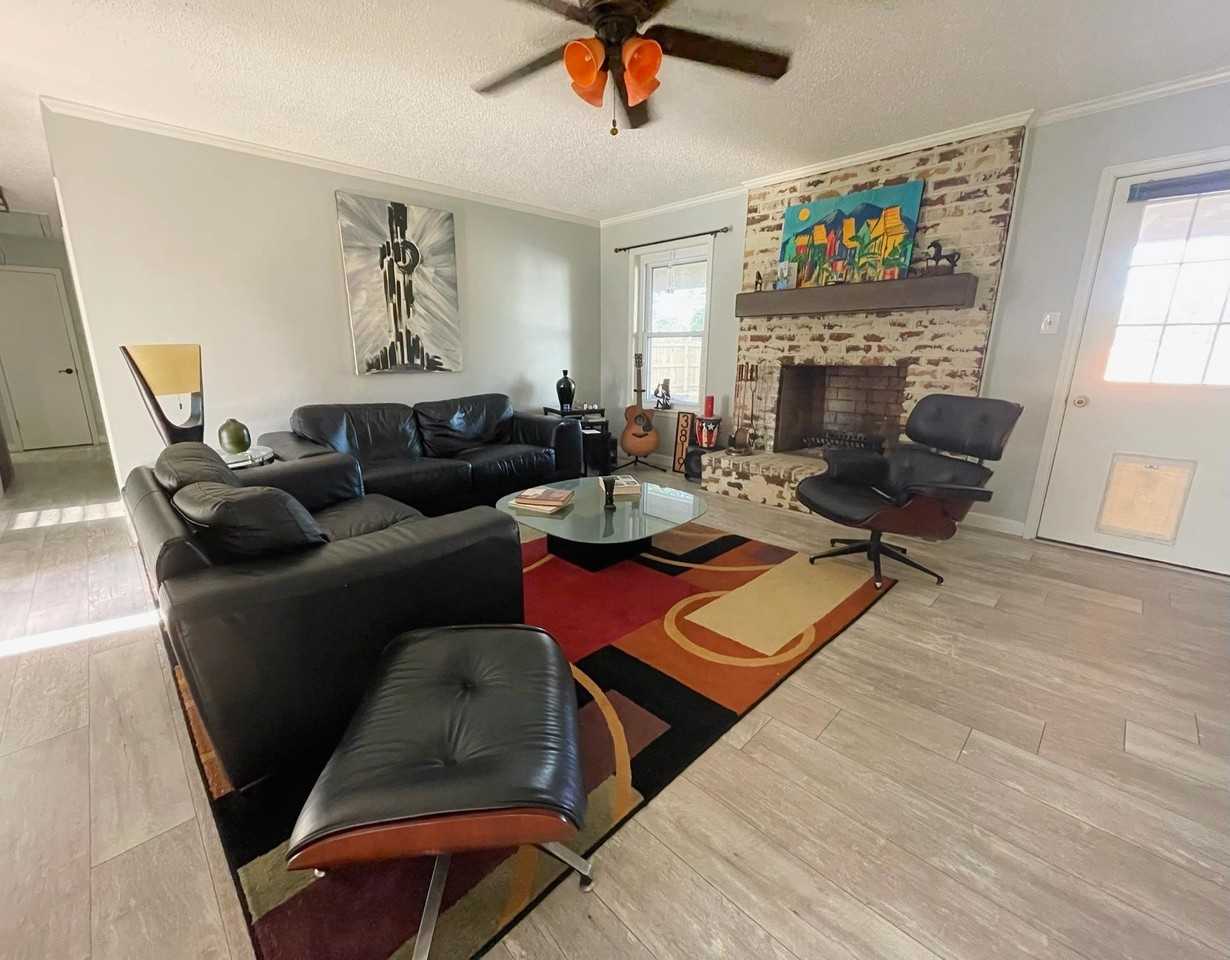 3819 Cherry Hill Ln - Photo 2 of 19