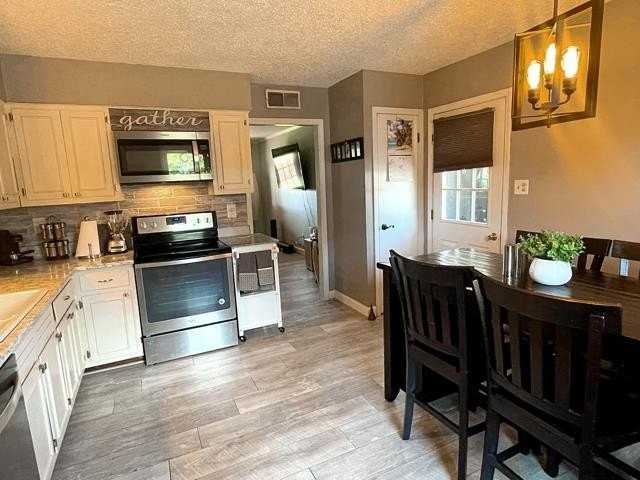 3819 Cherry Hill Ln - Photo 4 of 19