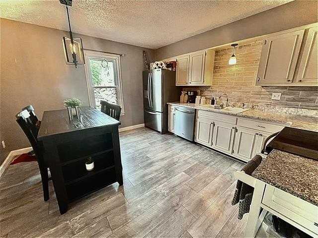 3819 Cherry Hill Ln - Photo 5 of 19