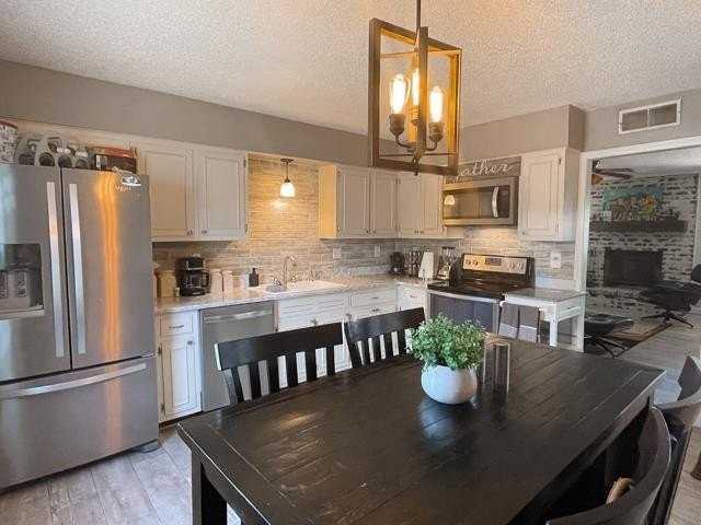 3819 Cherry Hill Ln - Photo 7 of 19