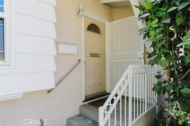 10826 Blucher Ave - Photo 6 of 8