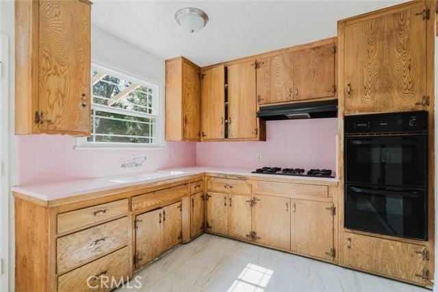 10826 Blucher Ave - Photo 7 of 8