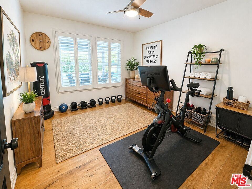 5245 Ventura Canyon Ave - Photo 4 of 8