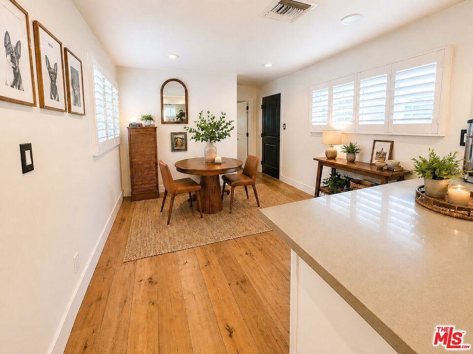 5245 Ventura Canyon Ave - Photo 5 of 8