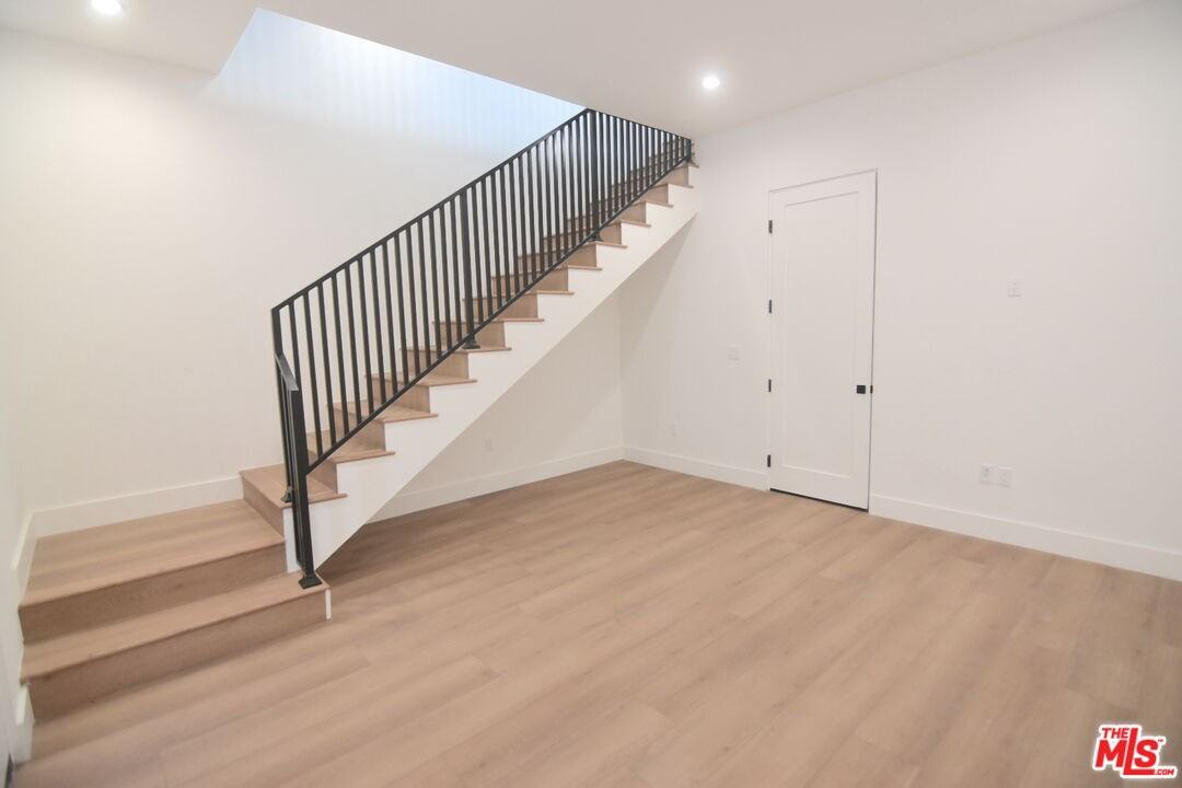 4543 Tujunga Ave - Photo 3 of 8