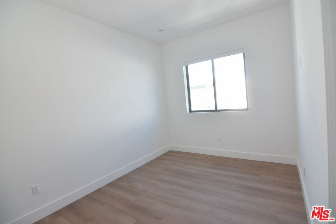 4543 Tujunga Ave - Photo 7 of 8