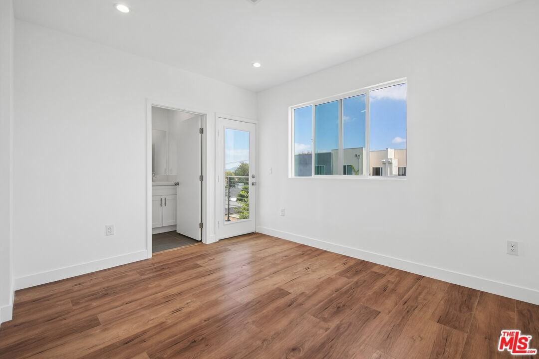 6334 1/2 Beck Ave #1-2 - Photo 6 of 8