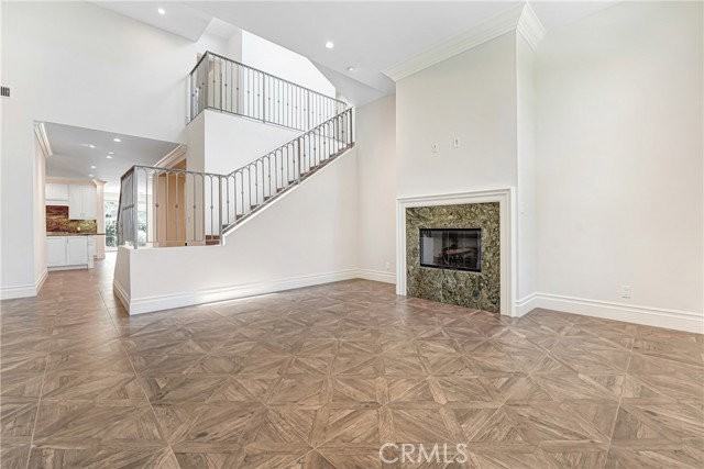 1714 W Oak St - Photo 4 of 8