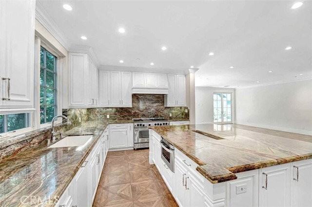 1714 W Oak St - Photo 6 of 8