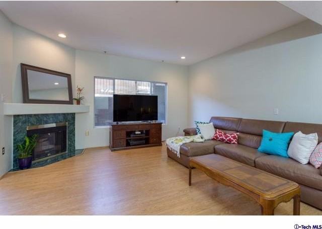 2469 Montrose Ave #E - Photo 2 of 8