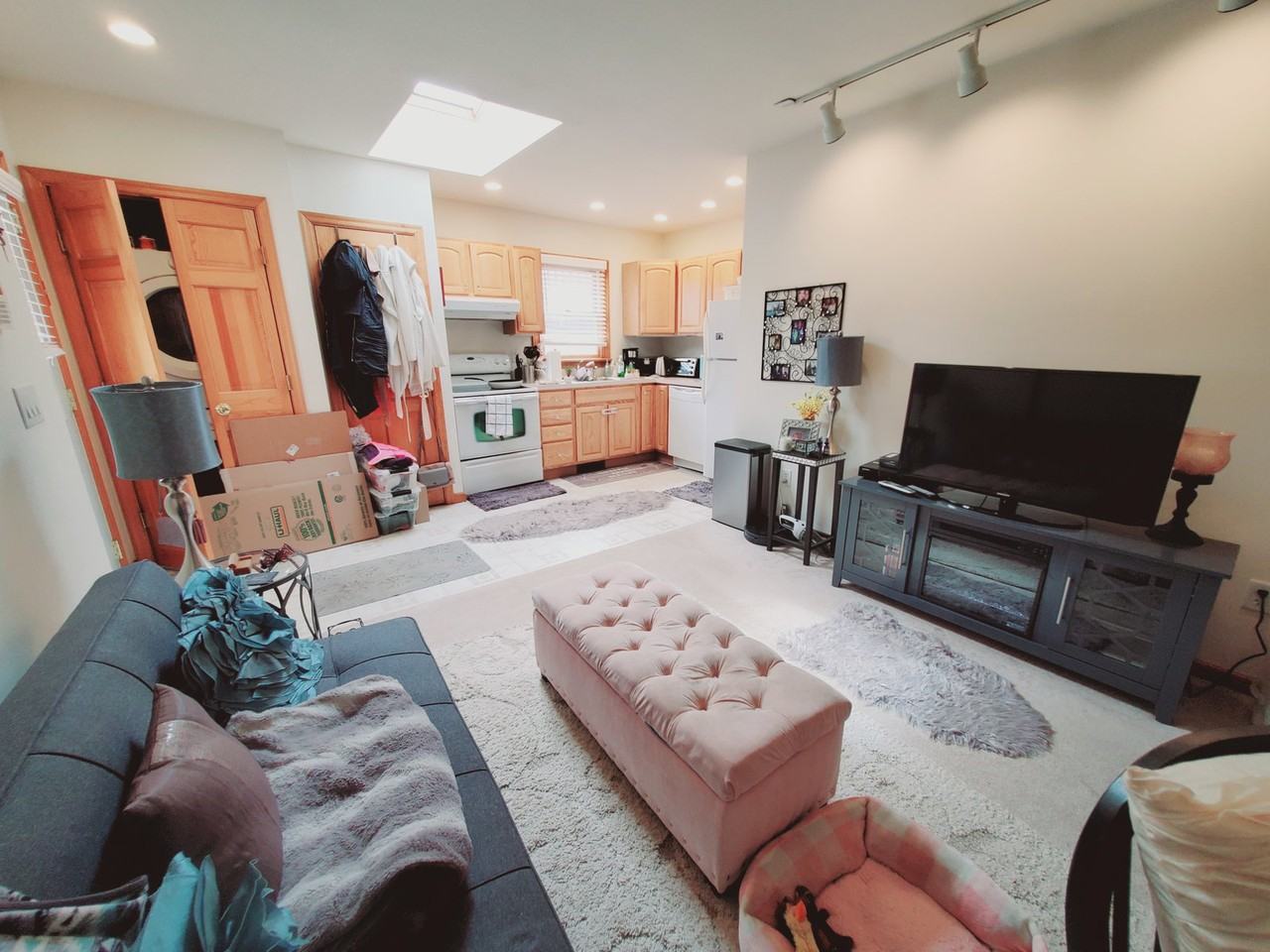 19 Oak St #H - Photo 2 of 4