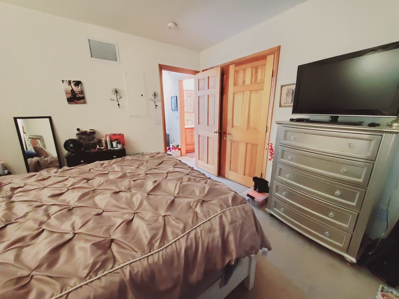 19 Oak St #H - Photo 4 of 4