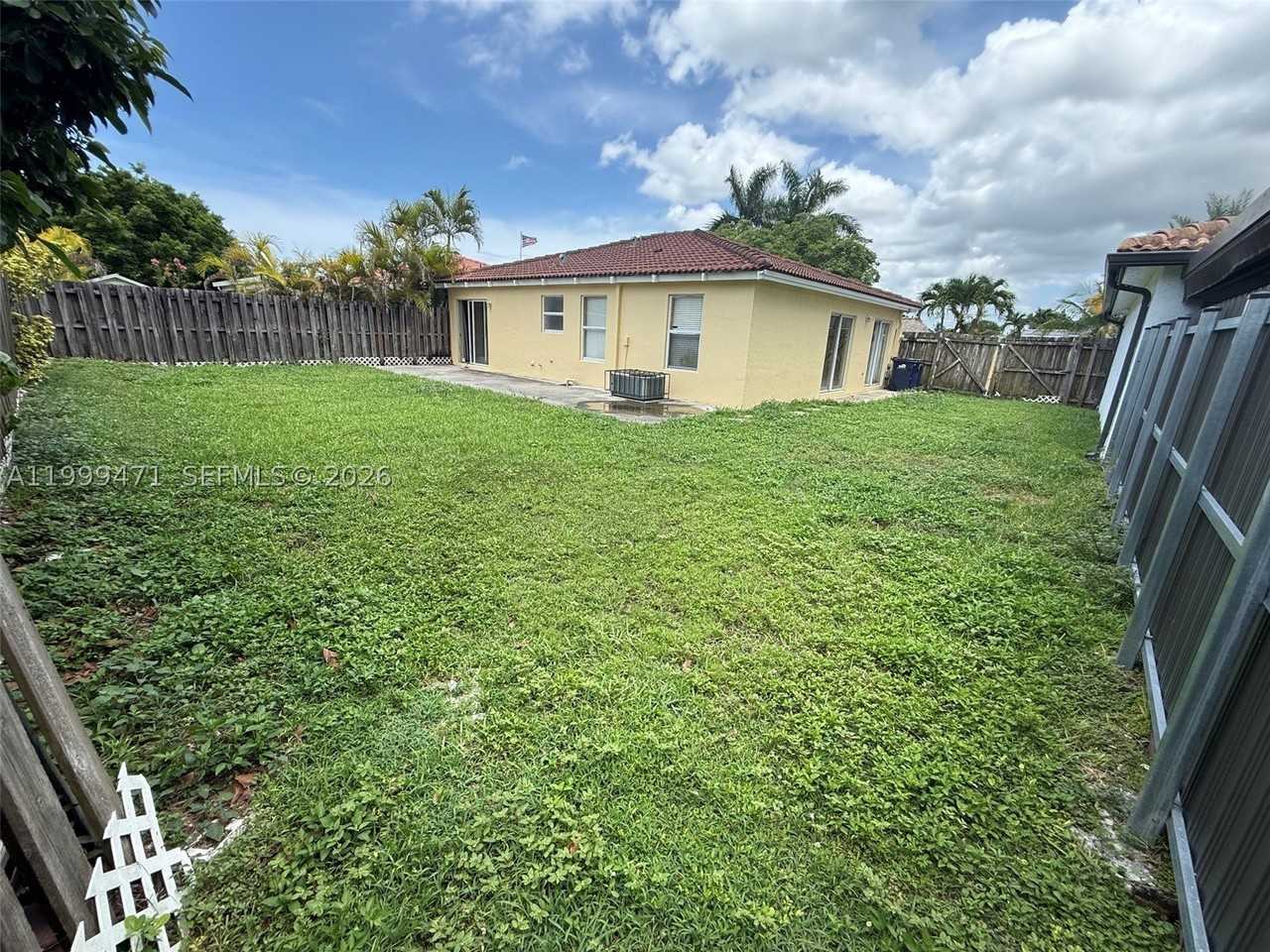 12787 Sw 257th St #12787 - Photo 2 of 10