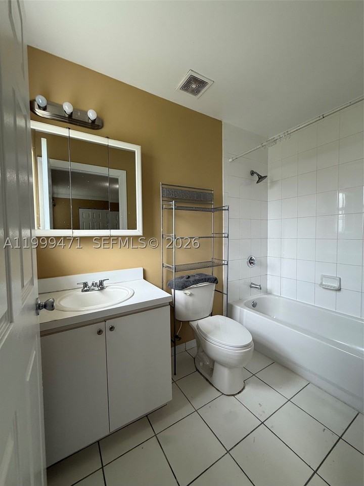 12787 Sw 257th St #12787 - Photo 6 of 10