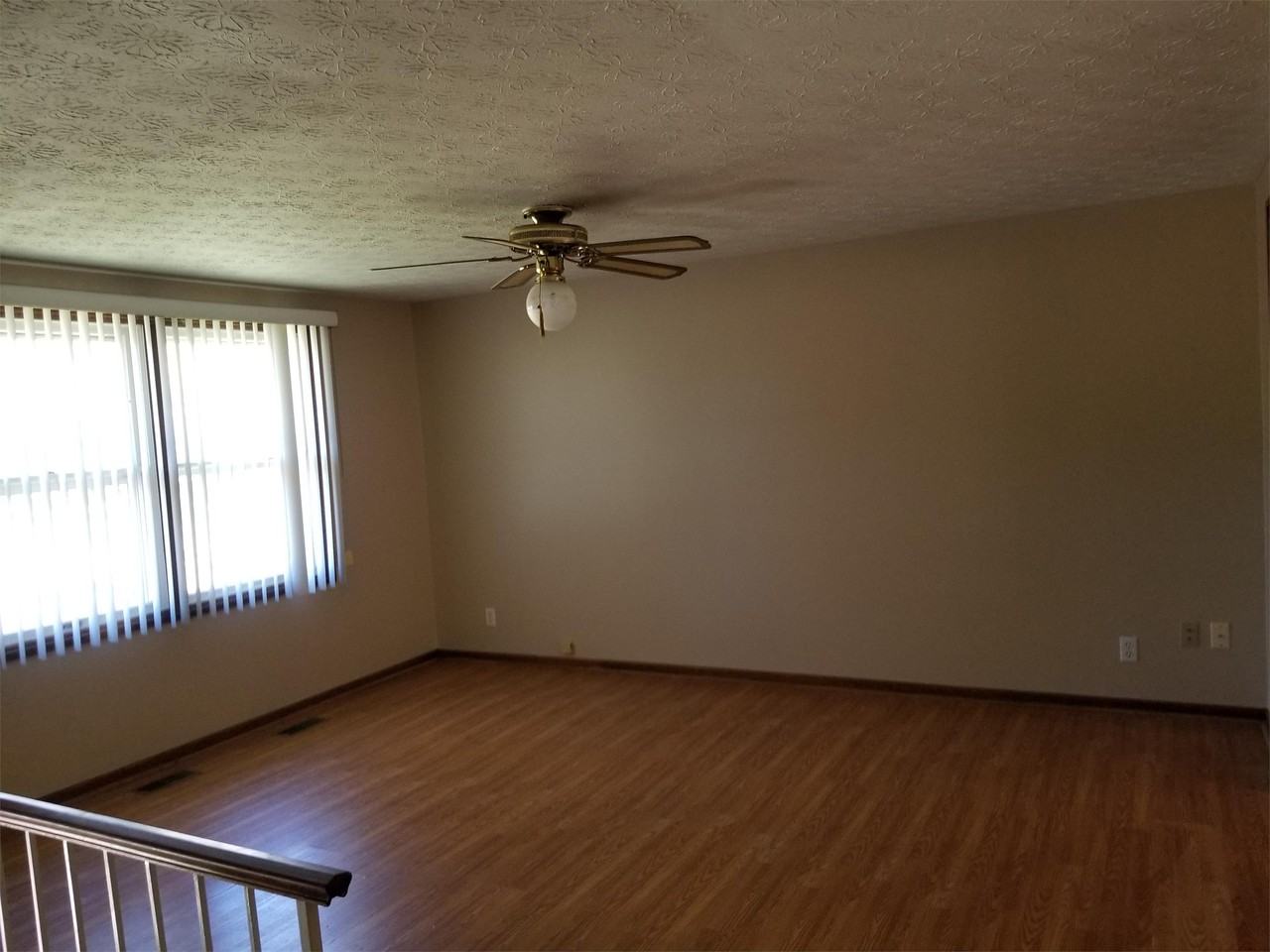 1049 Deleone Dr #1 - Photo 3 of 22