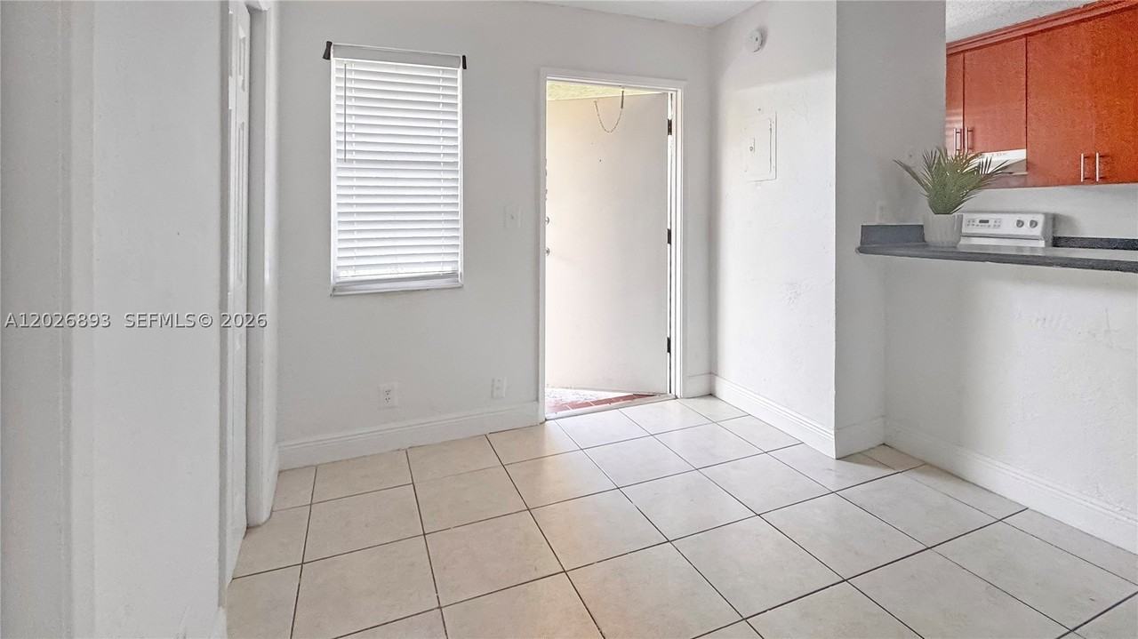 4081 N Dixie Hwy #20 - Photo 4 of 12