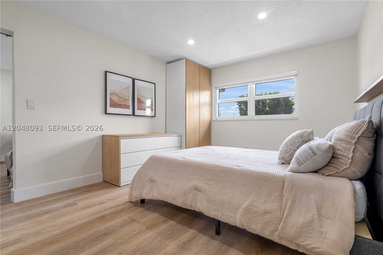 9520 Sw 8th St #203 - Photo 3 of 25