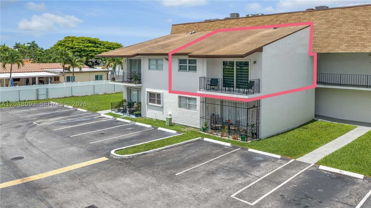 9520 Sw 8th St #203 - Photo 7 of 25