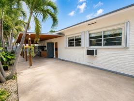 621 E 52nd St #W - Photo 1 of 1
