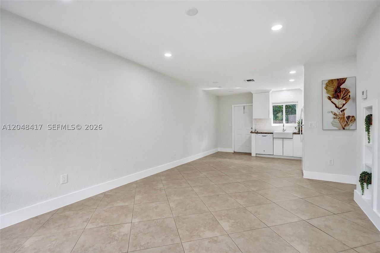3033 Ne 20th Ter #1-2 - Photo 2 of 20
