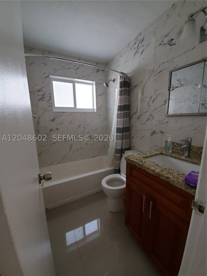 808 N 24th Ave #1 - Photo 7 of 13