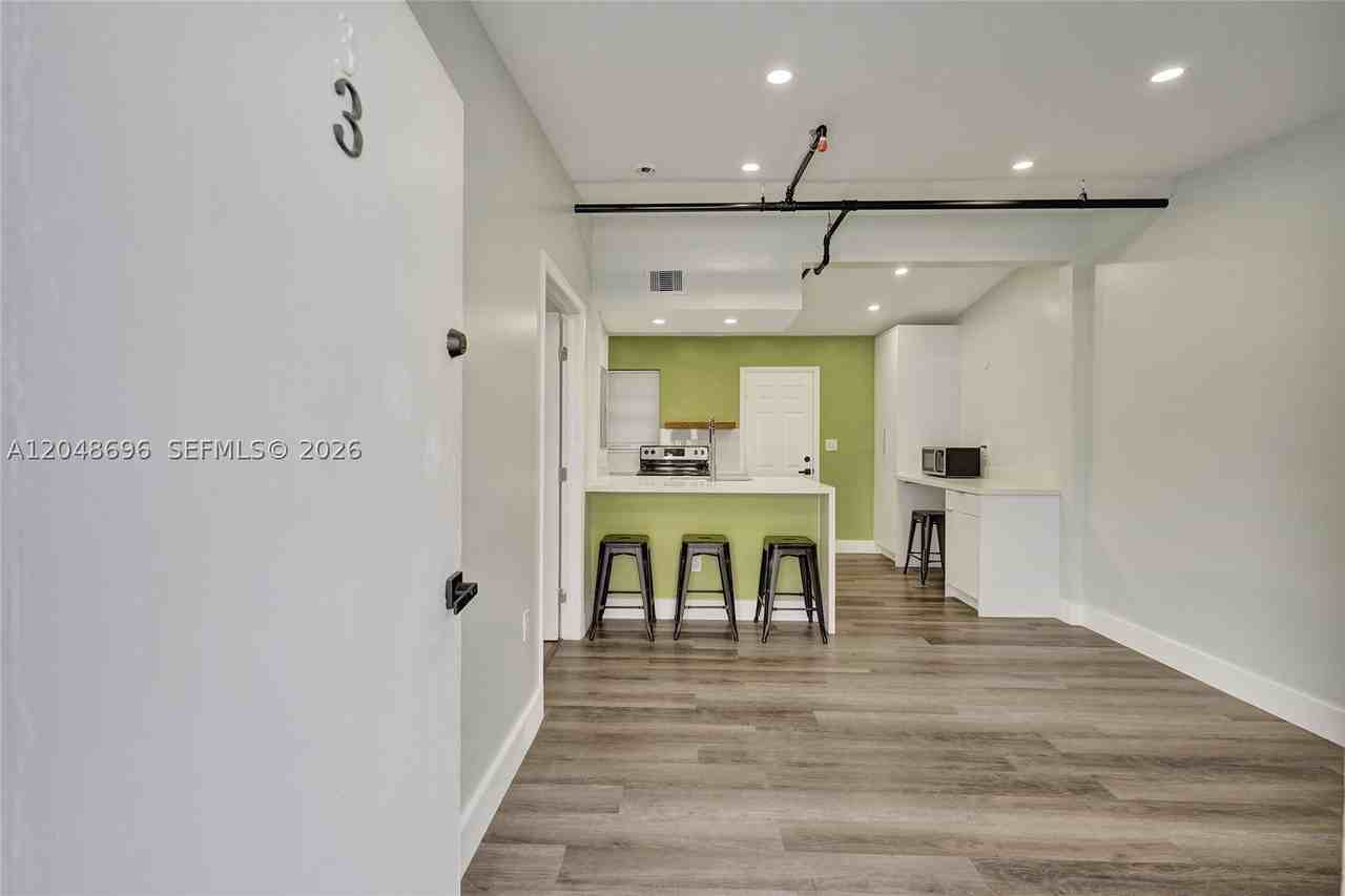 1085 Ne 126th St #3 - Photo 4 of 11