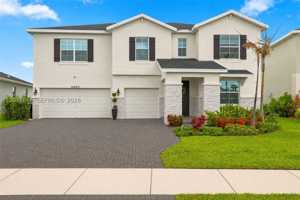 featured image of 12303 Sw Roma Cir