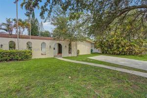 featured image of 11860 Sw 81st Rd #11860