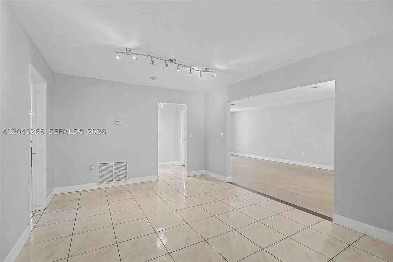 11860 Sw 81st Rd #11860 - Photo 7 of 24