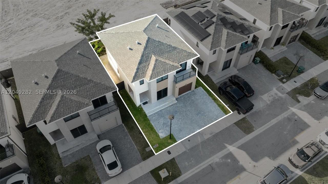 275 Nw 13th Pl - Photo 5 of 13