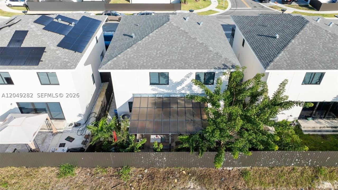 275 Nw 13th Pl - Photo 6 of 13
