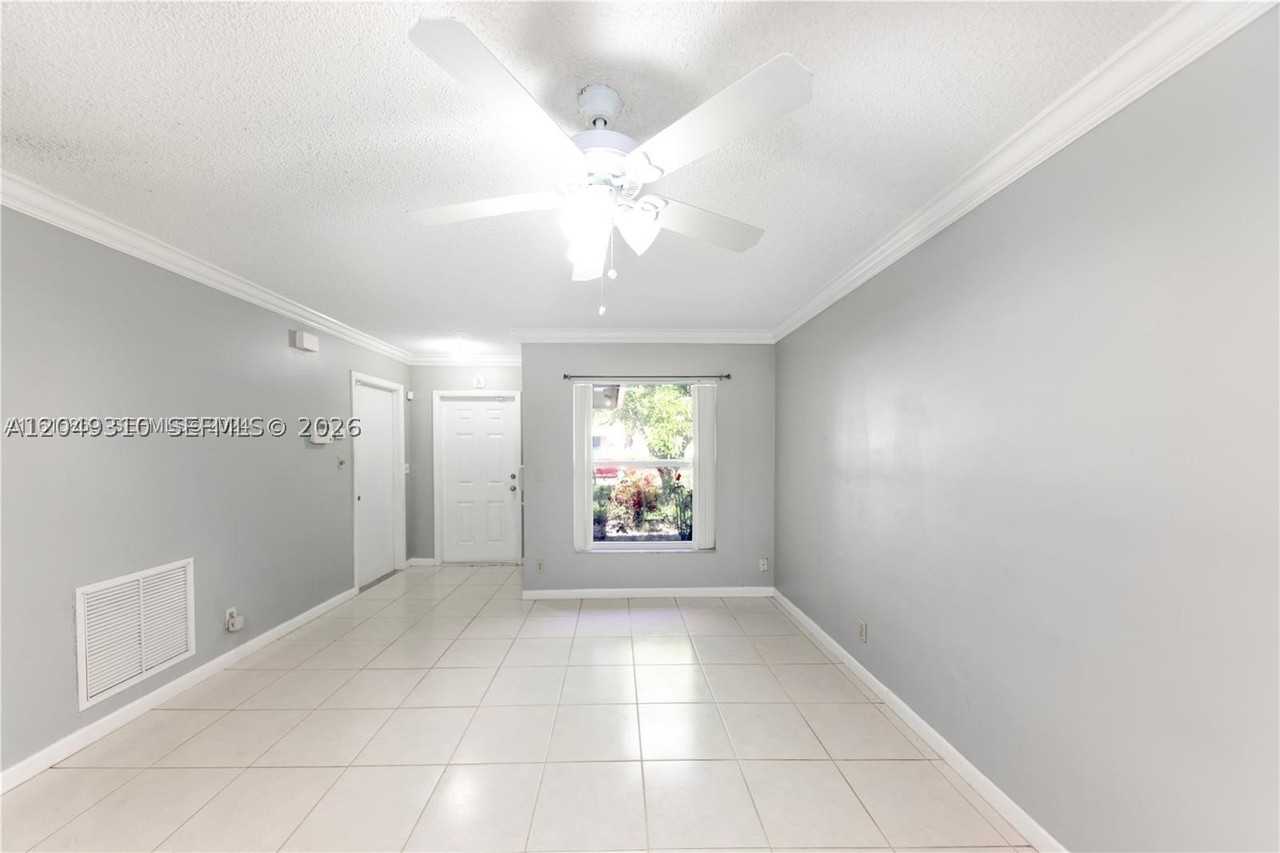 2375 Nw 123rd Ave - Photo 5 of 24
