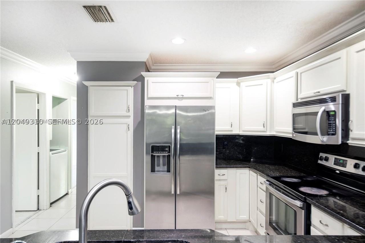 2375 Nw 123rd Ave - Photo 6 of 24
