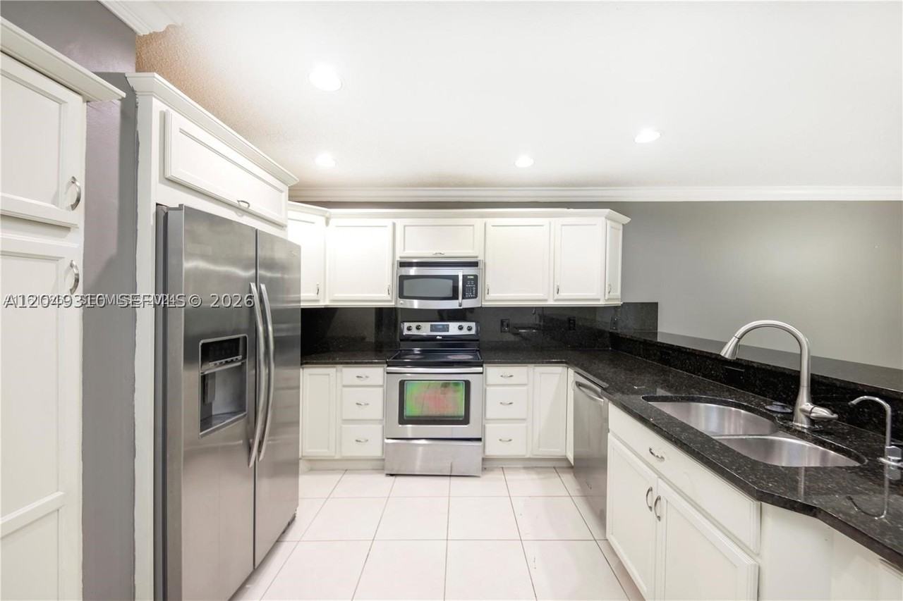 2375 Nw 123rd Ave - Photo 7 of 24